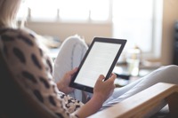 E-reader Android E-Ink Hitam & Putih 6 Inci 32GB dengan Casing Pelindung, Layar Sentuh 1024*768 212 PPI, Mendukung PDF, Bahasa Yunani, Cina, Rusia