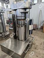 Presse à huile hydraulique à l'huile d'arachide et de cacao pour les petites entreprises Extracteur d'huile d'arachide de graines de tournesol et de sésame