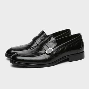Mocasines de hombre de nuevo diseño hechos de cuero genuino suave y cómodo hecho a mano adecuado para ropa de negocios de caballero - Product Image 1