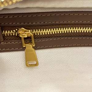 Bolso de Mano para Mujer 2026, Estilo Bowling, Bandolera, Cuero Genuino y Gamuza, Alta Calidad - Product Image 4