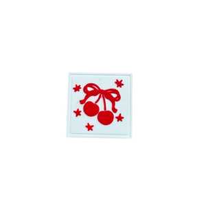 Patch en caoutchouc PVC souple personnalisé en forme de cerise, étiquette décorative 3D pour vêtements et sacs d'enfants - Product Image 2