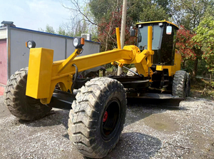 Niveleuse d'occasion fiable avec moteur SDEC de 140 kW et poids opérationnel de 16 tonnes, idéale pour la construction routière et la préparation des chantiers - Product Image 4