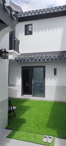 Panneau de gazon artificiel pour extérieur, revêtement de sol synthétique vert, aspect naturel, durable, anti-UV, style simple - Product Image 2