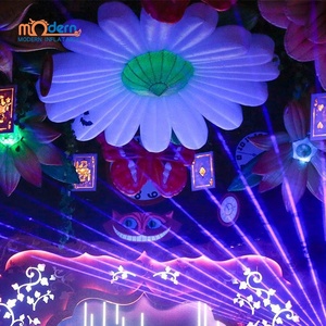 Decorazione Gonfiabile Moderna <span class=keywords><strong>Alice</strong></span> nel Paese delle Meraviglie, Fiori di Margherita 2m, per Feste Aziendali, Palcoscenici, Pubblicità Luminosa, <span class=keywords><strong>in</strong></span> Tessuto Oxford 210d con Ventilatore - Product Image 4