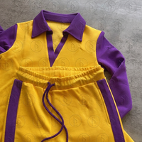 Ensemble de survêtement décontracté pour femme, style Y2K, avec logo personnalisé, comprenant un haut court à col polo et demi-zip color block et un pantalon évasé.