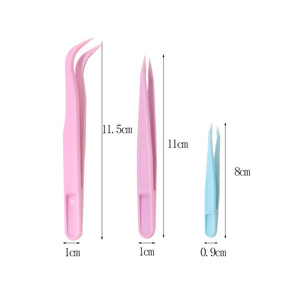 Pinces à épiler en plastique colorées à <span class=keywords><strong>dessin</strong></span> diamant, pinces à épiler pointues inclinées pour extensions de cils, pinces à épiler durables faites à la main pour les sourcils - Product Image 1