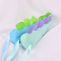 Vente en gros de nouveau design de queues de dinosaure en peluche souple personnalisée pour les enfants fête d'anniversaire accessoires de performance sac d'emballage