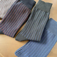 Maßgefertigte Vertikale Streifen Herrensocken Gerippte Manschette Weiche Atmungsaktive Baumwolle Business Wadenlange Socken für Büro Hochzeit Uniform
