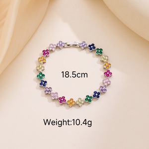 Bracelet Trèfle à Quatre Feuilles de Haute Qualité, Pavé de Zircons Colorés, Jonc de Luxe Inoxydable, Bijoux Tendance pour Boutiques - Product Image 3