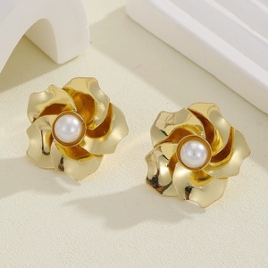Boucles d'oreilles à fleurs tendance, nouveau design, transfrontalier Europe et États-Unis, Jingciren Boutique Europe et États-Unis - Product Image 2