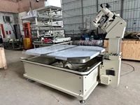 Machine automatique de fabrication de matelas, machine à coudre manuelle pour les bords des matelas