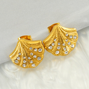 Orecchini a perno multipli a cuore in acciaio inossidabile ipoallergenici placcati oro da <span class=keywords><strong>donna</strong></span>, regalo hip-hop - Product Image 2