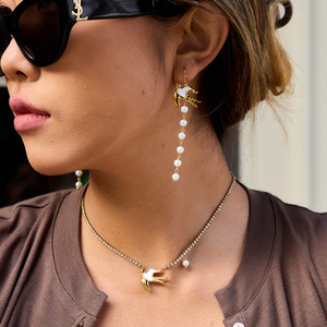 Parure de bijoux Flying Bird en acier inoxydable, collier et boucles d'oreilles en perles, pour femme, motif animal, doré, serti clos - Product Image 4