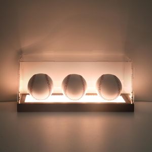เคสสำหรับเล่นเบสบอลแบบ3ตัวป้องกันรังสียูวีทำจากอะคริลิคใสพร้อมฐานไฟ LED สีดำ - Product Image 1