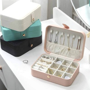 Estuche de Almacenamiento de Joyas de Piel Sintética Portátil con Logotipo Personalizado de Lujo, Caja de Joyería Rectangular de Viaje, Embalaje para Anillos y Collares, Muestra Gratuita - Product Image 1