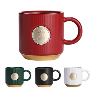 Tasse à café côtelée personnalisée style nordique 14oz, mug en céramique mat rétro européen avec logo personnalisé et détails en cuivre pour cadeau promotionnel - Product Image 1