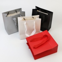 Sac cadeau de condoléances funéraires épais imprimé avec logo personnalisé, grande taille, livraison rapide, faible MOQ