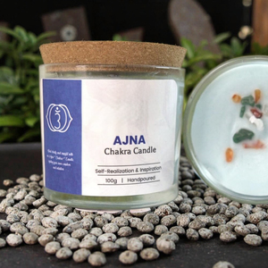 Bougie Ajna du troisième chakra conçue pour réveiller l'intuition, renforcer la connexion spirituelle et soutenir les rituels quotidiens pleins de conscience - Product Image 2