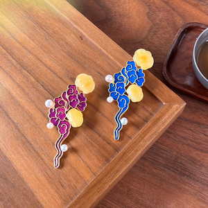 Broche nuage, broche porte-bonheur, broche d'art raffiné, broche luxueuse, broche artisanale - Product Image 5