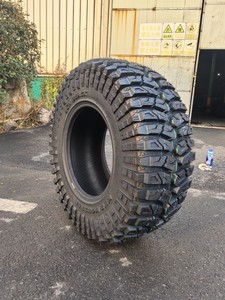 ยางเรเดียลสำหรับรถ SUV รุ่นใหม่ LCH T-REX LT275/55R20 35X12.50R22LT แบบไม่มียางใน ขอบสีดำ สำหรับลุยทุกสภาพถนน ยึดเกาะถนนได้ดีเยี่ยม MUD MONSTER 1 - Product Image 3