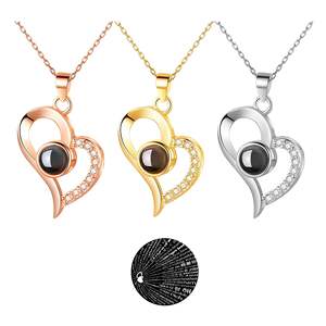 100 Talen Projectie Ketting Ik Hou Van Jou - Hartvormige hanger met parelroos bedel |   Romantisch Valentijnsdagcadeau - Product Image 3