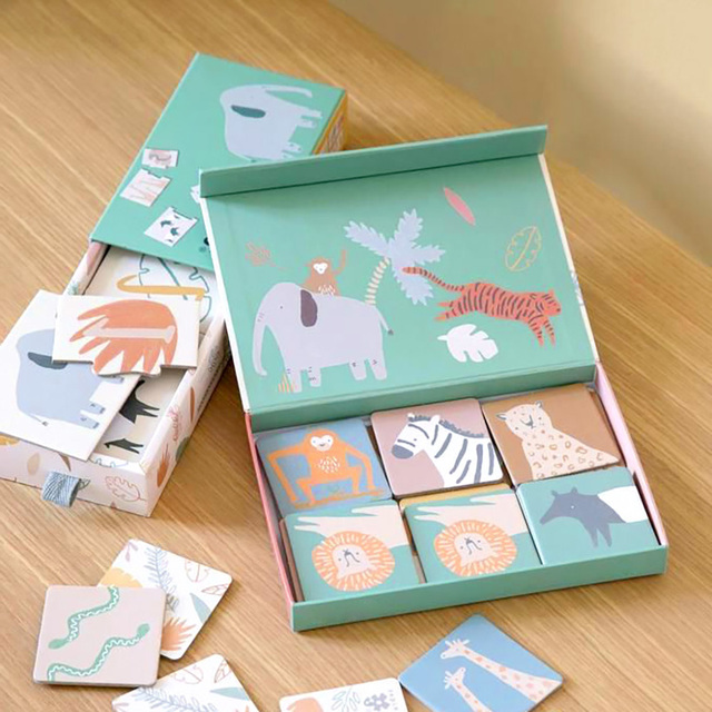 Custom Printed Durable Paper Matte Laminated English Learning Flash Cards with Magnetic Box