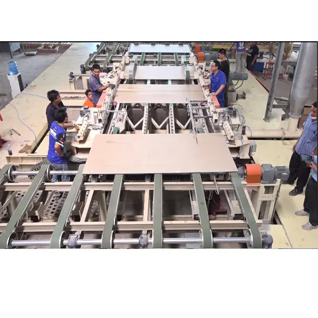 पूर्ण स्वचालित चीन उच्च गुणवत्ता वाले जिप्सम बोर्ड मशीन निर्माता