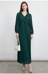 PY 2026 New Arrival Casual Miyake Pleated Dress Fashion V-Neck Lantern Sleeve Pleated Tiered Maxi Dress Bulk Clothing Wholesale - Product Image 6