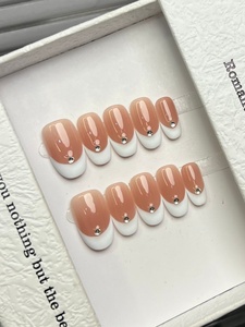 Vente en gros usine 10 pièces Faux <span class=keywords><strong>ongles</strong></span> à presser faits <span class=keywords><strong>main</strong></span>, forme ovale, style French minimaliste, faible MOQ - Product Image 4