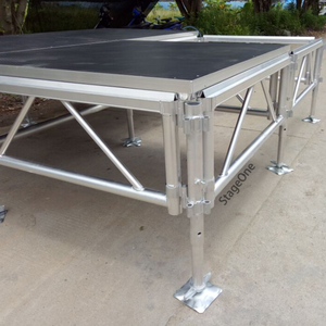 Plataforma de Escenario Ensamblada para Conciertos y Eventos, Totalmente en Aluminio Negro, con Patas de Altura Ajustable - Product Image 3