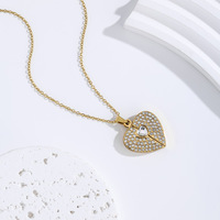 Collier pendentif cœur fendu plaqué or PVD 18 carats en acier inoxydable avec chaîne à maillons entièrement pavée de strass, délicat et tendance pour femme