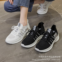 Chaussures de course pour femmes, légères, à semelle souple, pour adultes, décontractées, pour la marche en extérieur, chaussures de basketball, avec amorti et talons compensés