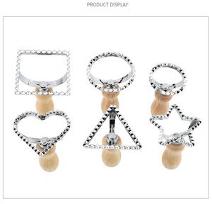 Moules à biscuits de Noël en alliage de zinc, emporte-pièces, rouleau à découper, moule à biscuits de Noël avec manche en chêne - Product Image 4