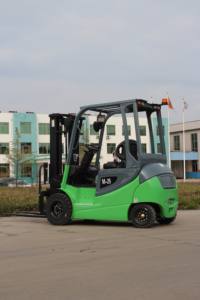 รถยกไฟฟ้าพลังงานใหม่ 2.5 ตัน ทนทาน ใช้งานได้ยาวนาน ปรับเปลี่ยนการขนถ่ายวัสดุได้อย่างยืดหยุ่น - Product Image 5