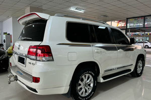 Toyota d'occasion 4.0L VX Automatique Essence SUV |   Véhicule d'occasion en promotion, livraison rapide, conduite à gauche disponible - Product Image 5