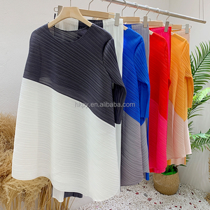 Costume de couleur assortie à la mode haut t-shirt plissé pour femmes + pantalon droit ample ensembles deux pièces fabricant de vêtements grande taille - Product Image 6