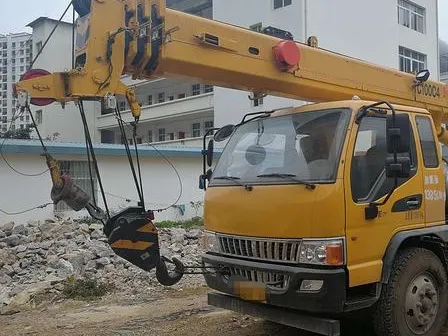 מפעל האיכות הטובה ביותר 8.5T מנוף משאית קטנה TC80C4 מכונות הרמה למכירה