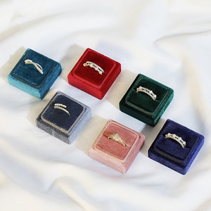 Wholesale Luxury Vintage <b>Ring</b> Box Microfiber Velvet Jewelry Travel <b>Storage</b> Case with Custom Logo for Weddings - Product Image 1