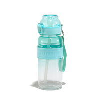 Vente en gros Tritan Fruit Saveur Sans BPA Bouteille d'eau Gourde Sports de plein air Parfum Bouteille d'eau avec dosettes de saveur