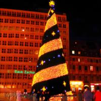 Grand arbre de Noël artificiel extérieur éclairé par LED hauteur 6m IP44 projets d'affichage commercial d'événements de festival de ville étanches