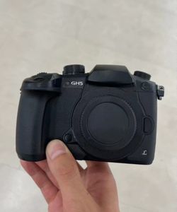 Video <b>Shooting</b> Panasonics GH5 Mirrorless Photography Flip Over Touch Screen Live MOS Used Camera - Product Image 1