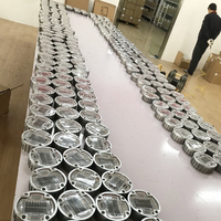Marqueur routier solaire LED réfléchissant en aluminium robuste, type œil de chat, clignotant, prix usine
