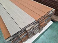 Terrasse en composite PE de deuxième génération, moderne, imperméable, co-extrusion bois-plastique, directement de l'usine, pour extérieur