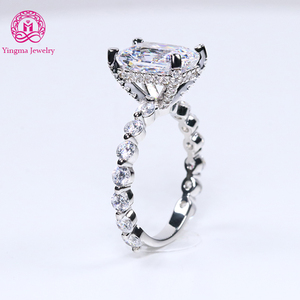 Anillo de Mujer de Plata de Ley 925 con Moissanita Blanca/Verde, Anillo de Moissanita de Corte Radiante de 4 Quilates para Regalo - Product Image 2