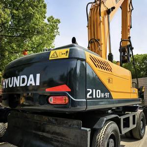 Excavatrice utilisée bien-maintenue de roue de Hyundai 210W-9T 20 tonnes en bon état de fonctionnement en vente - Product Image 2