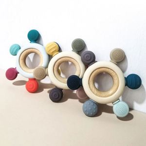Anneau de dentition unisexe en silicone souple de qualité alimentaire et bois non toxique sans BPA pour nouveau-né - Product Image 1