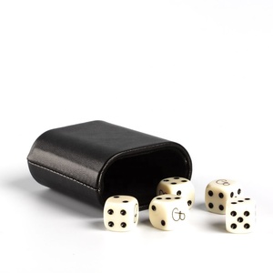 Recién llegado, juego de tazas de <span class=keywords><strong>dados</strong></span>, logotipo en relieve personalizado, taza de <span class=keywords><strong>dados</strong></span> de lujo de cuero Pu hecha a mano con 5 <span class=keywords><strong>dados</strong></span> - Product Image 6