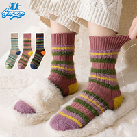 Großhandel Bunte Flauschige Nerz-Fleece Gestrickte Socken Warme Alltagssocken Herbst Winter Maßgefertigte Damen-Crew-Socken