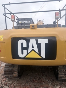 Excavatrice sur chenilles d'occasion CAT 320D2L 20 tonnes avec moteur C7.1 d'origine Caterpillar pour travaux de terrassement et construction en carrière - Product Image 2
