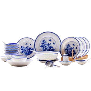 Jingdezhen ชุดเครื่องใช้บนโต๊ะอาหารสำหรับครอบครัวระดับไฮเอนด์ลายครามสีฟ้าและสีขาวสวยงามแกะสลักด้วยมือแบบเรียบง่าย - Product Image 1